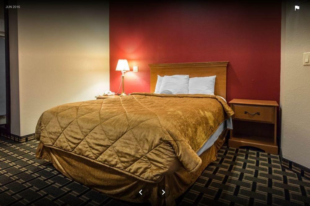 Econo Lodge Inn & Suites Peoria Illinois Dış mekan fotoğraf