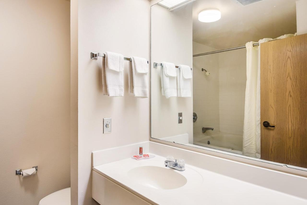 Econo Lodge Inn & Suites Peoria Illinois Dış mekan fotoğraf