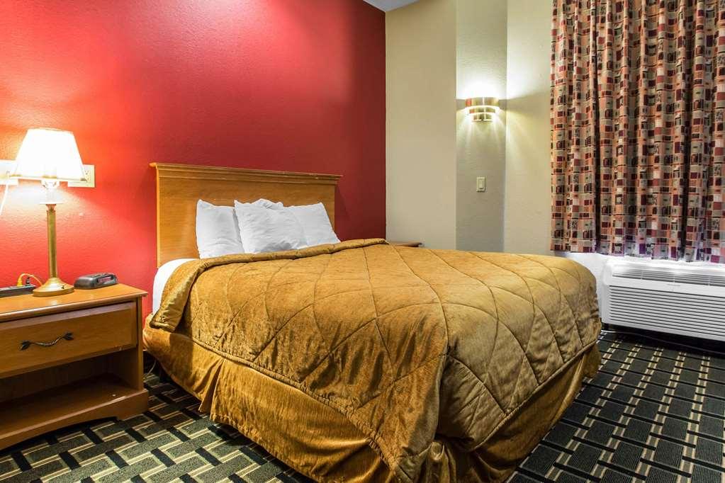 Econo Lodge Inn & Suites Peoria Illinois Oda fotoğraf