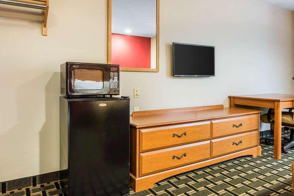 Econo Lodge Inn & Suites Peoria Illinois Oda fotoğraf
