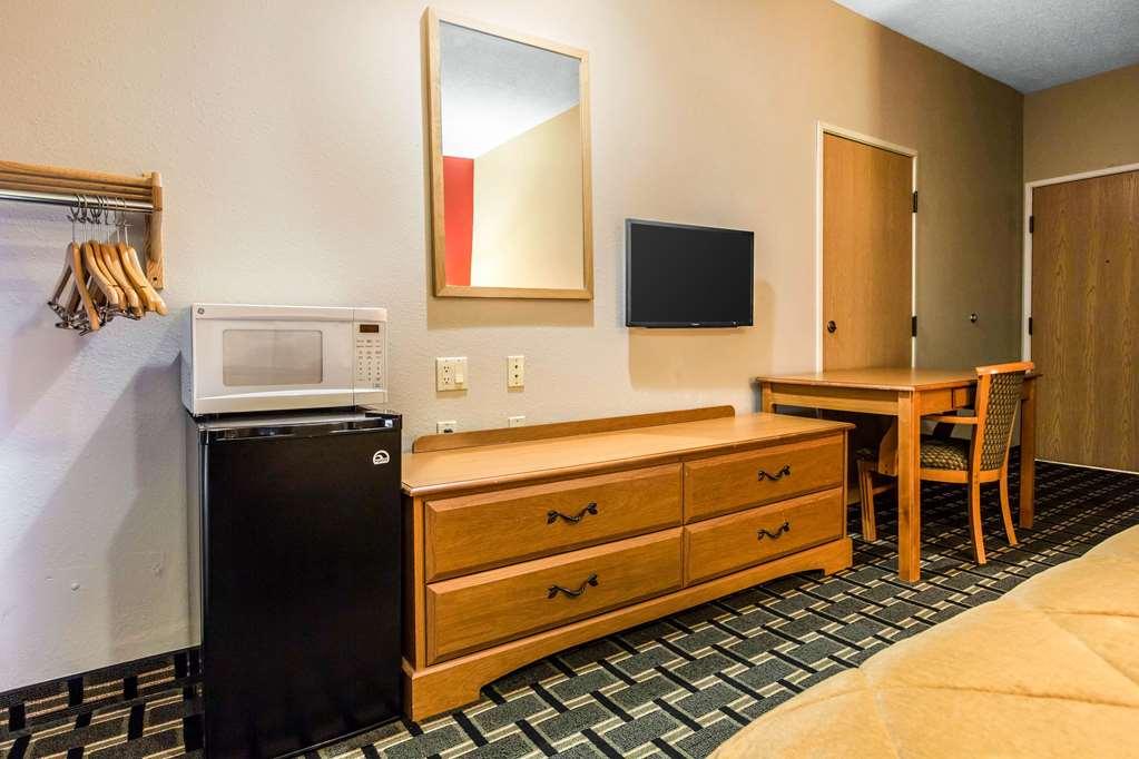 Econo Lodge Inn & Suites Peoria Illinois Oda fotoğraf