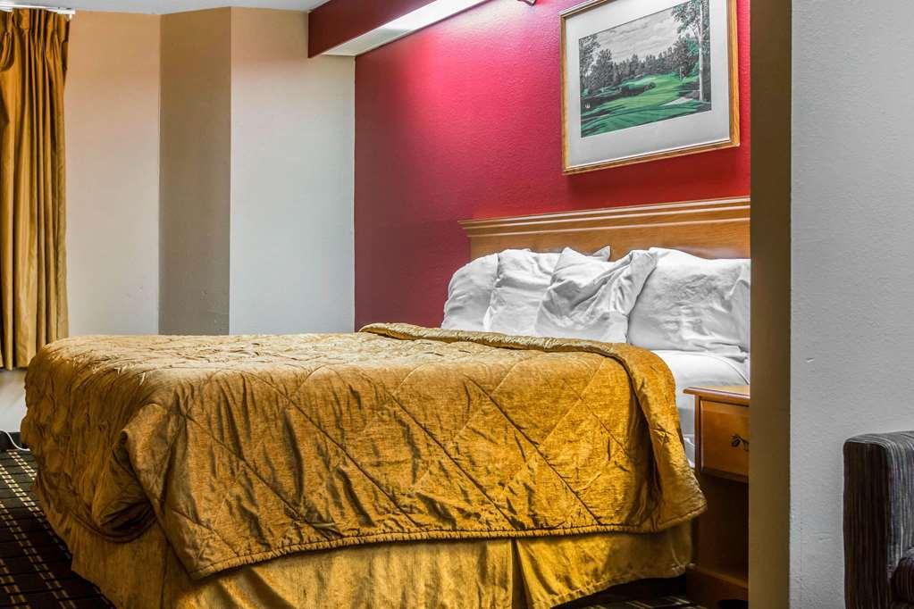 Econo Lodge Inn & Suites Peoria Illinois Oda fotoğraf