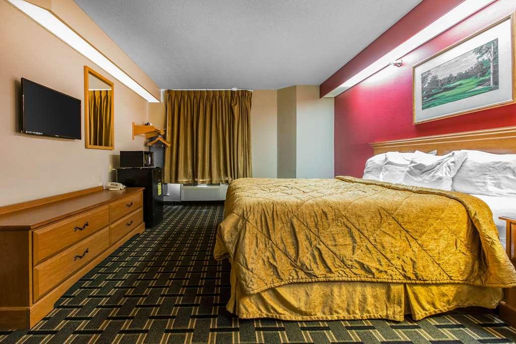 Econo Lodge Inn & Suites Peoria Illinois Oda fotoğraf