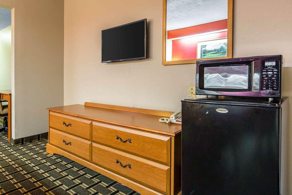 Econo Lodge Inn & Suites Peoria Illinois Oda fotoğraf