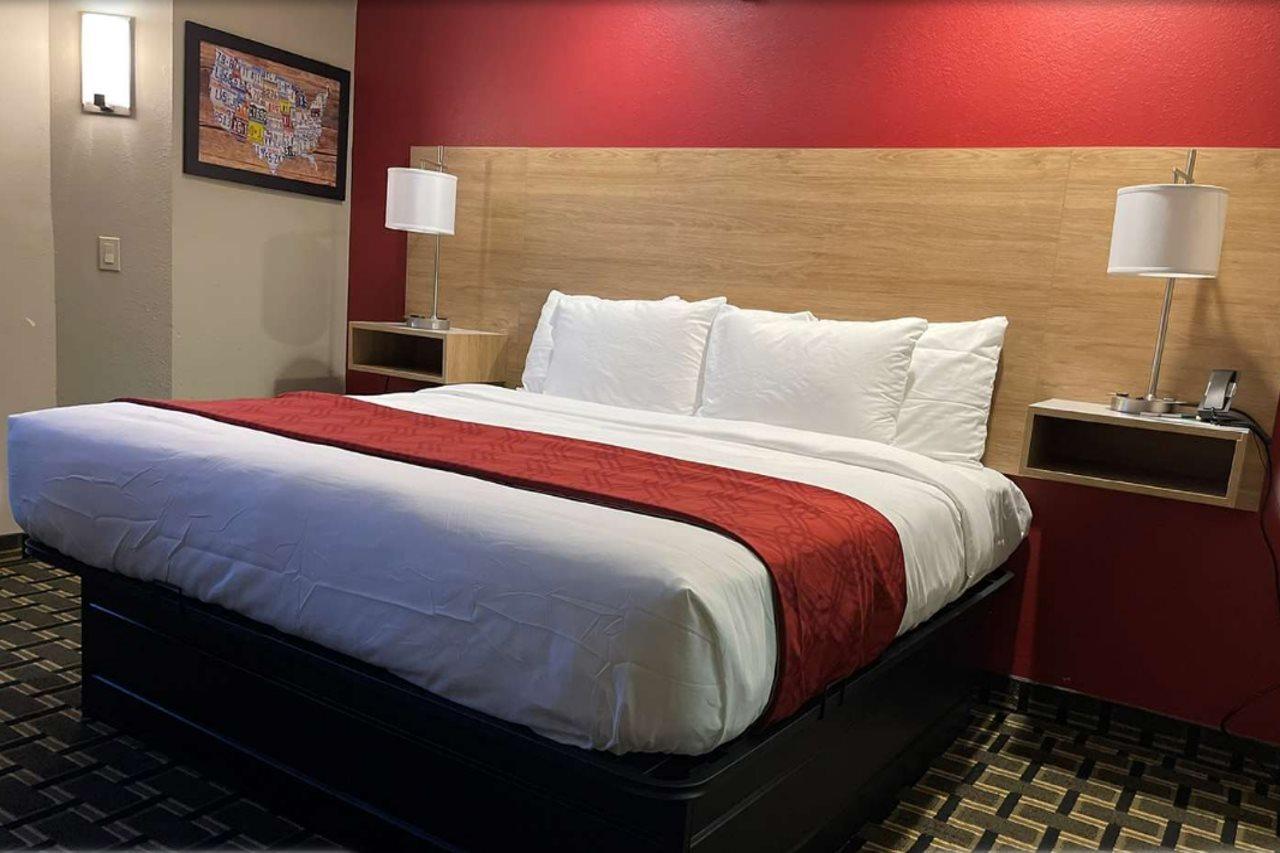 Econo Lodge Inn & Suites Peoria Illinois Dış mekan fotoğraf
