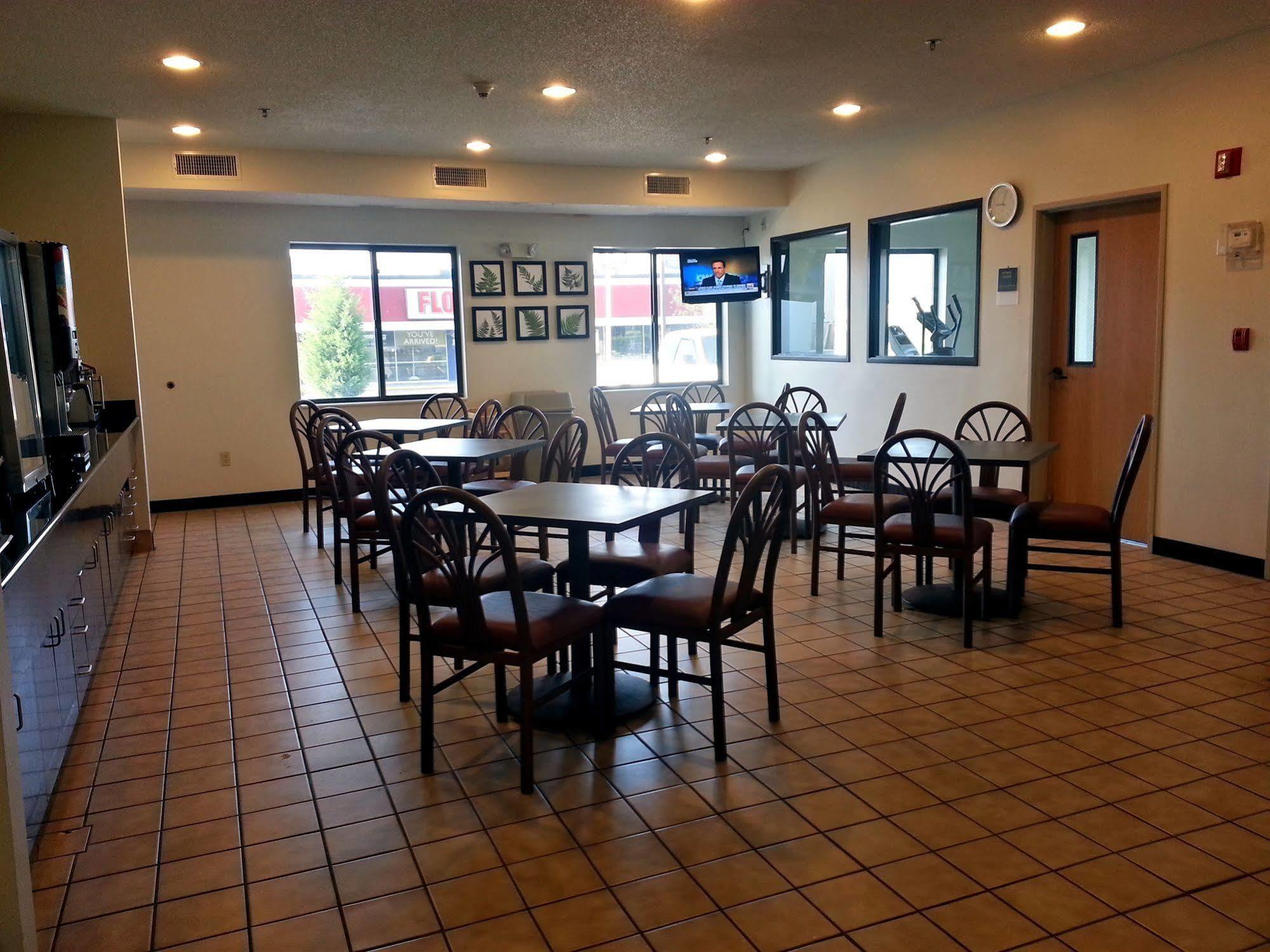 Econo Lodge Inn & Suites Peoria Illinois Dış mekan fotoğraf
