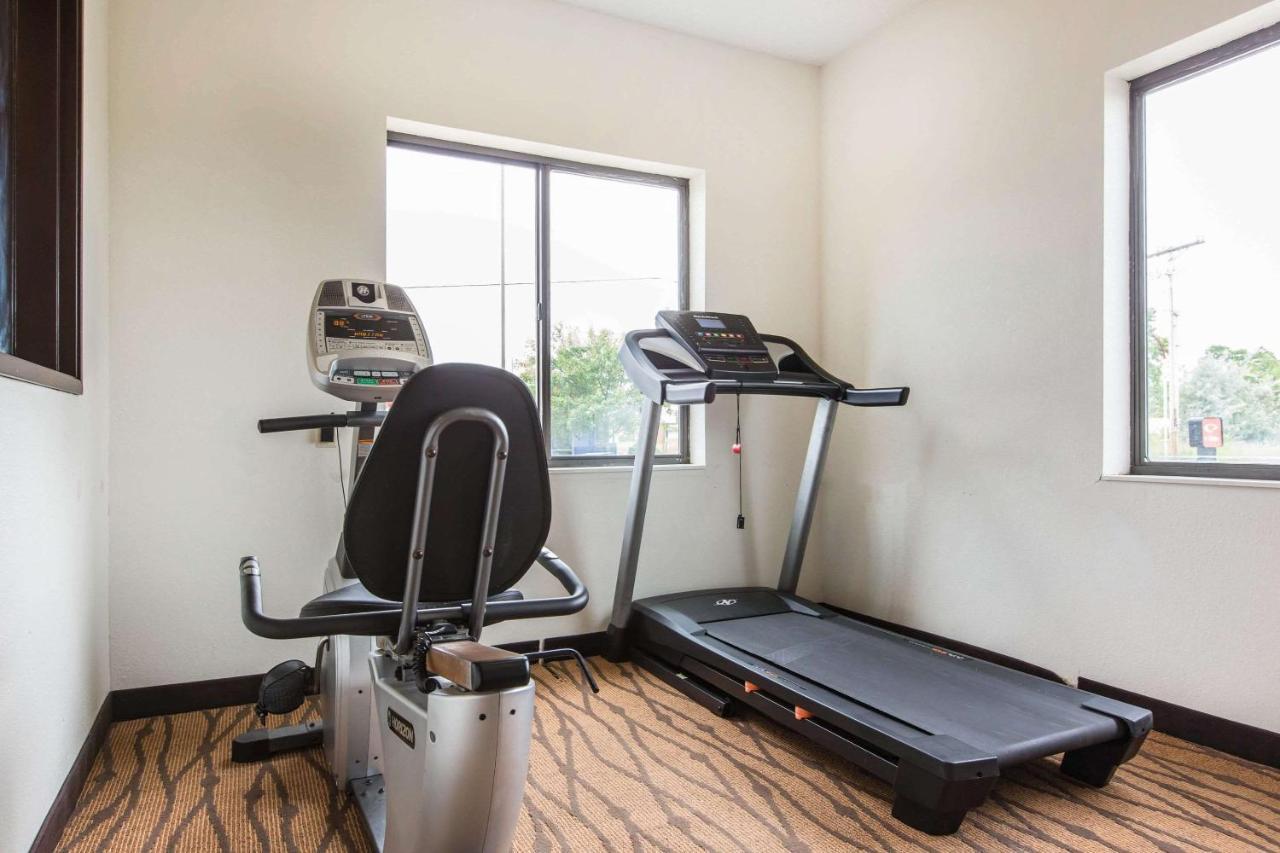 Econo Lodge Inn & Suites Peoria Illinois Dış mekan fotoğraf